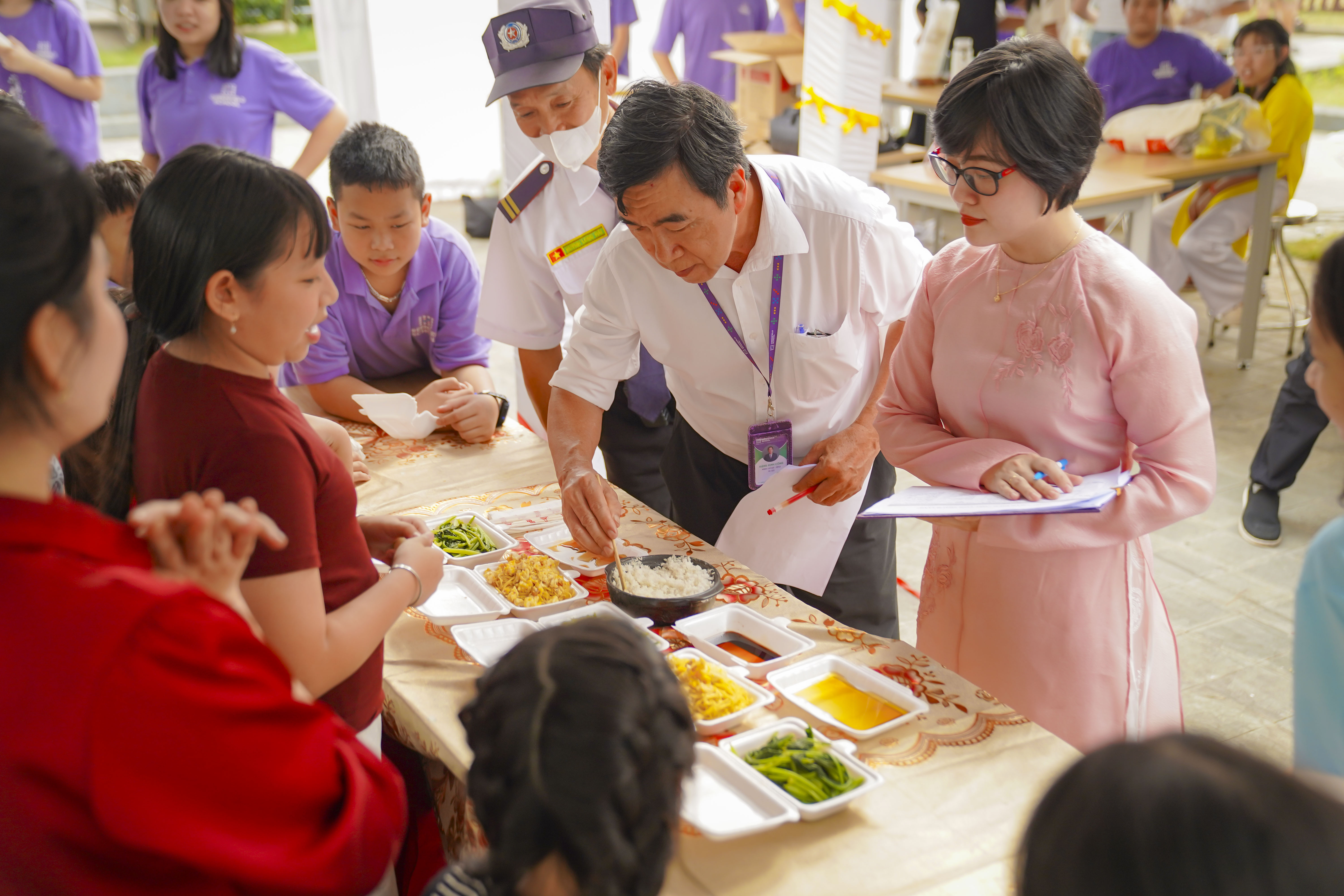 thi-nau-an-Tet-nay-xao-gi